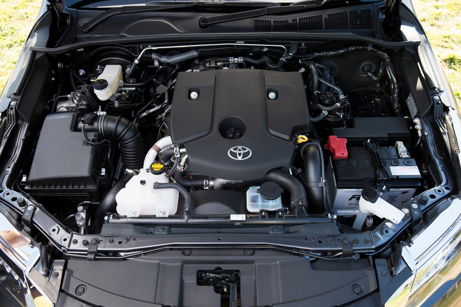 Технические характеристики Toyota Fortuner 2016 года